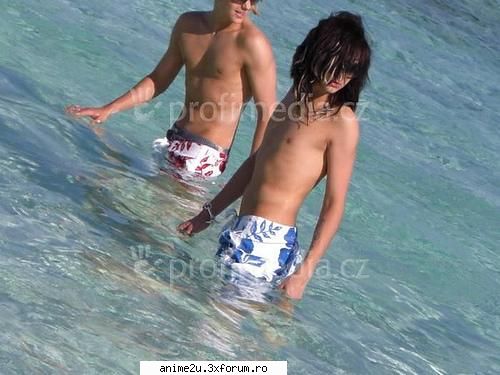 Kaulitz Twins - �n vacanţă...Cred că asta era �n - ToKio HoTel FaNs ClUb